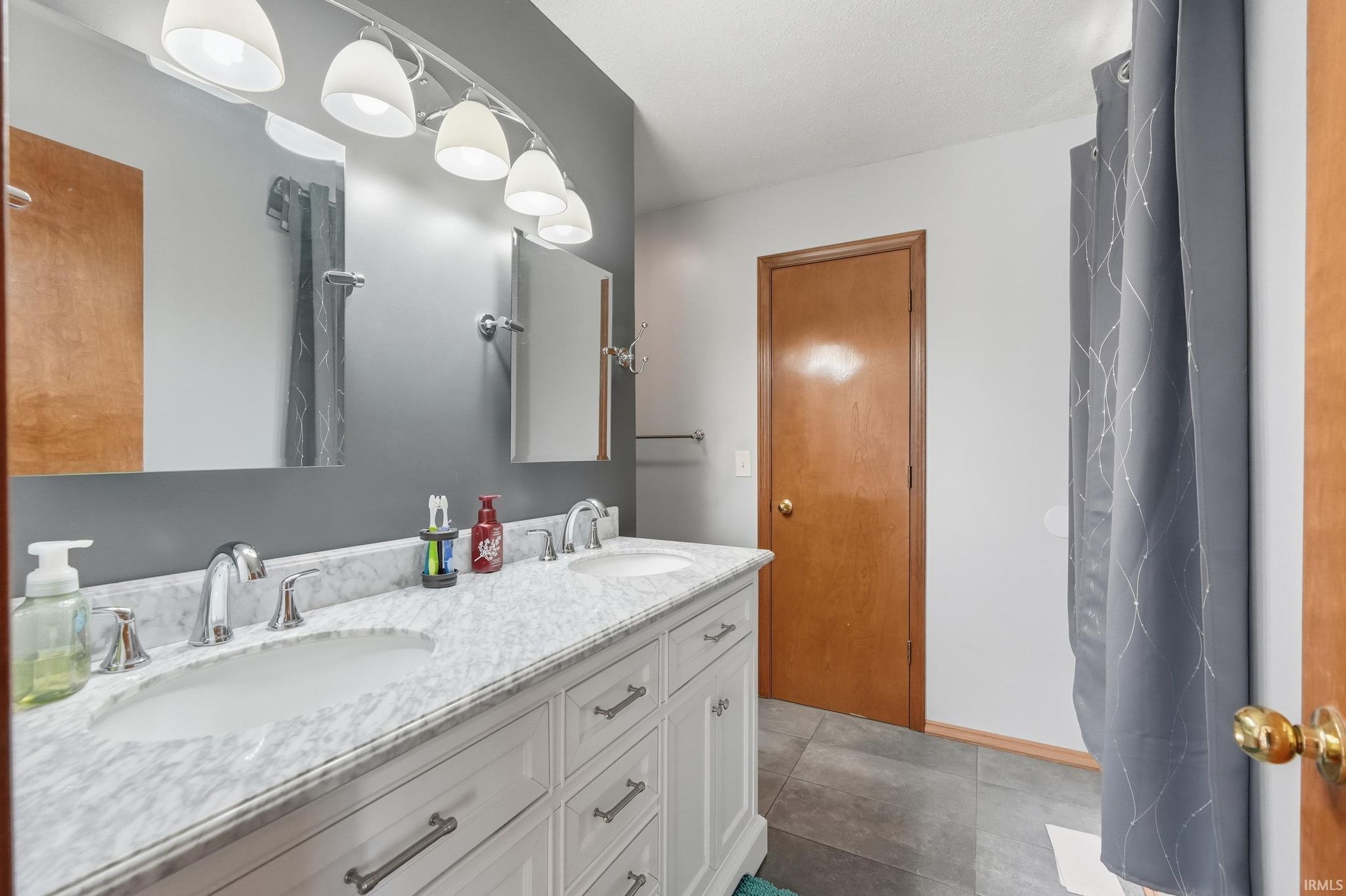 Image of 5310 Goldfinch Lane