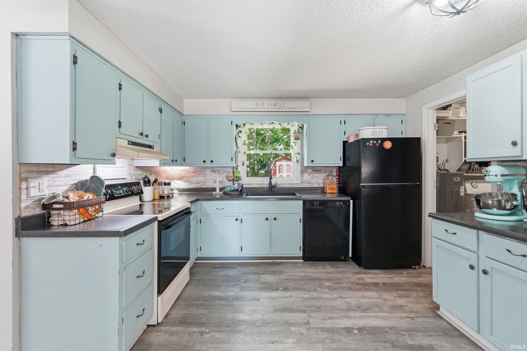 Image of 5615 Mateo Drive