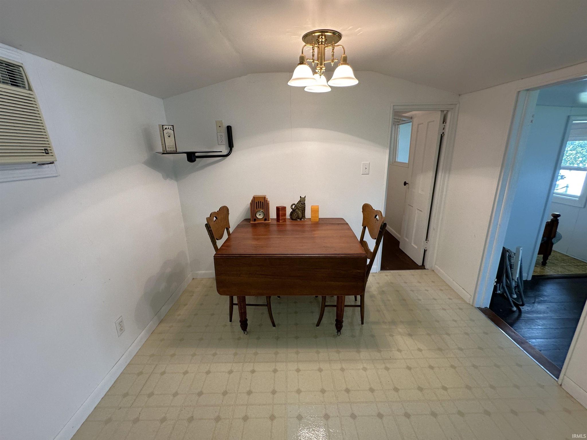 Image of 10318 N 1200 W