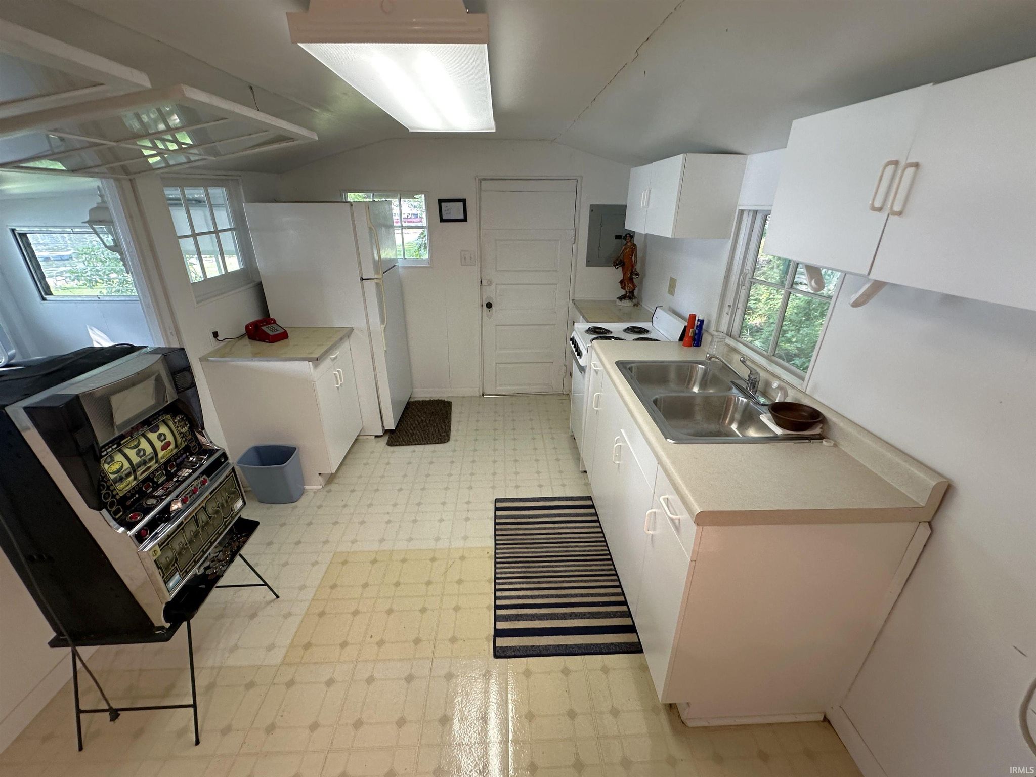 Image of 10318 N 1200 W